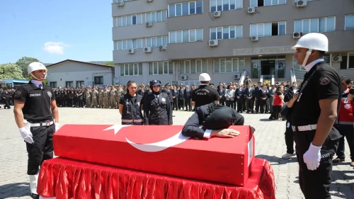 Şehit Tayfun Baş'ın eşinden yürek yakan sözler: 'Kızım baban melek oldu'