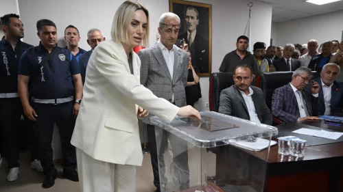 Akçakoca Belediyesi CHP'den AK Partiye geçti!