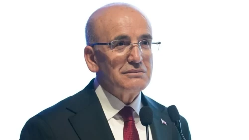 Bakan Şimşek, Küresel Kadınlar Zirvesi'nde konuştu: Türkiye, orta gelir tuzağını aşacak güçlü bir üretim üssü