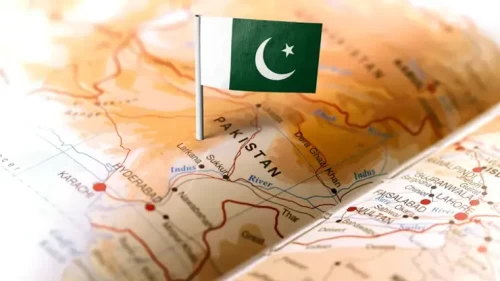 Pakistan'da patlama sesleri: Karargaha saldırı düzenlendi