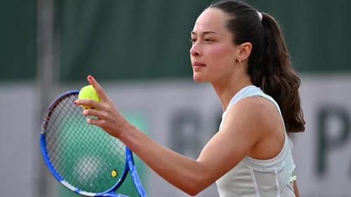 Zeynep Sönmez, Wimbledon'da dünya devini devirip ikinci tura çıktı
