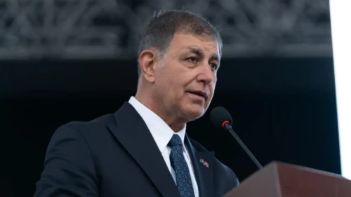 İzmir Büyükşehir Belediye Başkanı Cemil Tugay, CHP’den istifa etti