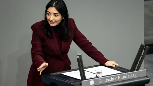 Alman bakanı taşıyan uçak Beyrut’a inemedi!