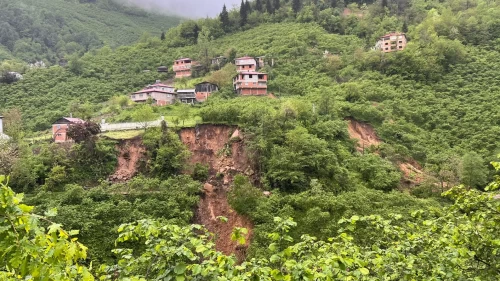 Giresun'da heyelan alarmı: 33 ev tahliye edildi!