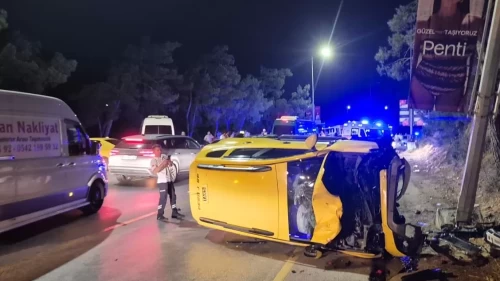Bodrum'da feci kaza! Taksi ile motosiklet çarpıştı