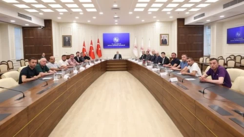 Bakan Işıkhan madencilerle bir araya geldi