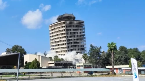 Adana’nın simge yapısı Çukobirlik binası 420 kilogram dinamitle saniyeler içinde yıkıldı
