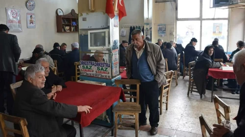 Kahvehaneden çıkmayan eşler yandı!