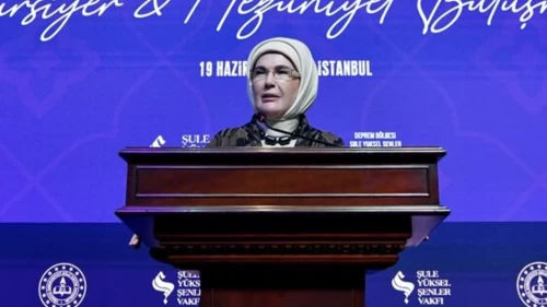 Emine Erdoğan’dan deprem bölgesindeki kadınlara destek