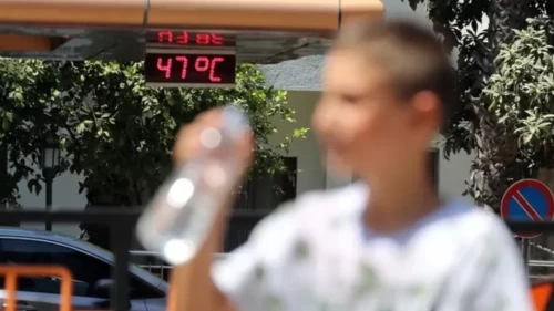Antalya kavruluyor! Hissedilen sıcaklık 47 dereceye ulaştı, sokaklar boşaldı