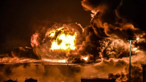 Suudi Arabistan'da alarm! Aramco'nun dev petrol tesisleri füze ve İHA'larla hedef alındı