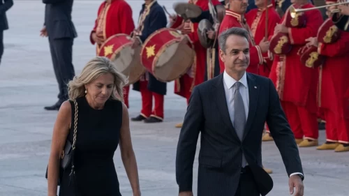 NATO Zirvesi'ne mehter damgası! Yunanistan Başbakanı'na 'Ceddin Deden' marşlı karşılama