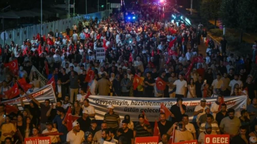 Ankara’da '15 Temmuz' nöbeti: Binlerce vatandaş Külliye'ye yürüdü