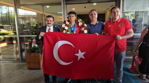 Rahmi Kaan Karahan'a coşkulu karşılama!
