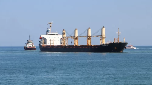 Tekirdağ’da karaya oturan dev gemiyi kurtarma operasyonu yarına kaldı