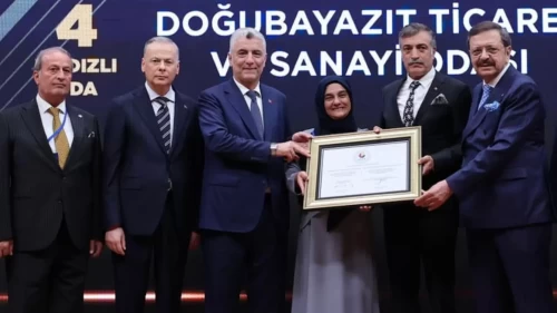 Bakan Bolat: 'Türkiye zorlu konjonktürde bir yıldız gibi parlıyor'