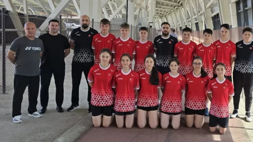 15 Yaş Altı Badminton Milli Takımı'nın Avrupa Şampiyonası kampı Erzincan'da başladı