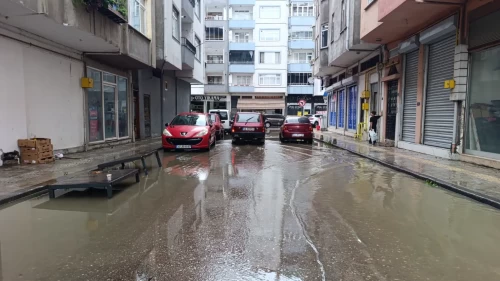 Ordu'da heyelan ulaşımı durdurdu! Bağlantı yolu kapandı