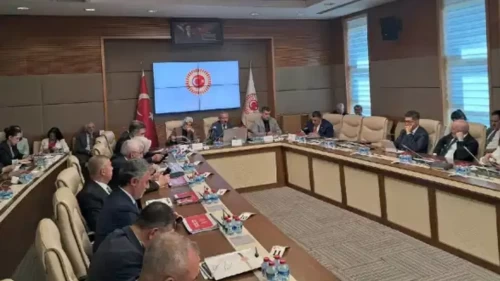Öğrenciler akıllı telefon yasağı ve tuşlu telefon talep etti