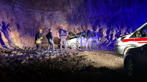 Uçuruma yuvarlanan cipte 2 kişi hayatını kaybetti