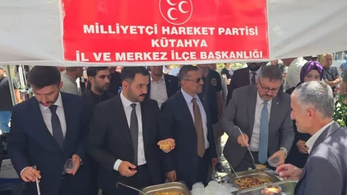 MHP Kütahya teşkilatından Sevgi Yolu'nda anlamlı aşure ikramı