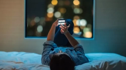 Gece sosyal medya kullanımına sınırlama! 16-17 yaş grubu için düzenleme yapılıyor