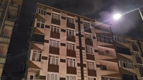 Bahçelievler’de kolonlarından ses gelen 6 katlı bina tahliye edildi