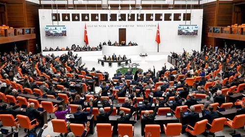 Meclis'te en düşük emekli maaşı zammı mesaisi