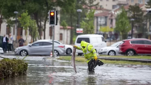 Meteoroloji'den turuncu alarm! Çok kuvvetli yağış geliyor