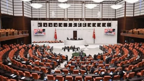 TBMM'de Torba Kanun maddeleri kabul edildi! Ehliyet, memurluk, nükleer teşvik ve bakanlık ücretlerine yeni düzenleme