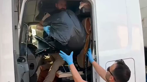Adana’da şüpheli TIR’a narkotik operasyonu