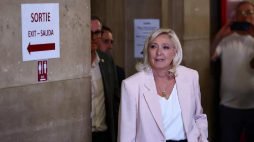 Fransa'da, Marine Le Pen’e siyasi yasak ve ev hapsi cezası!