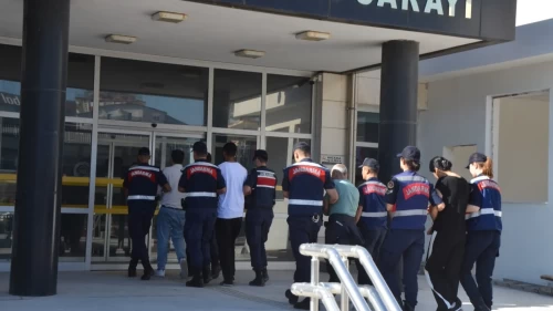 Antalya'da sosyal medya dolandırıcılarına operasyon: 3 tutuklama