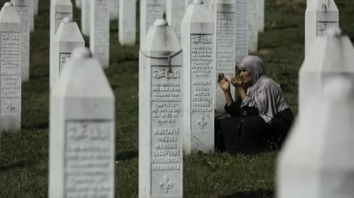 Srebrenitsa'da 10 soykırım kurbanı bugün defnedilecek