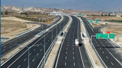 Karayolları Genel Müdürlüğü'nden sürücülere uyarı: Otoyollarda trafik düzeni değişti