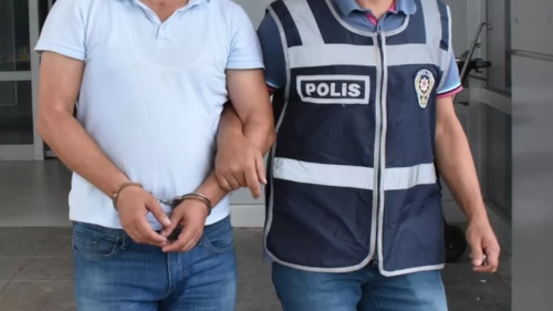 25 yıl hapis cezası bulunan firari uyuşturucu taciri İzmir'de yakalandı!