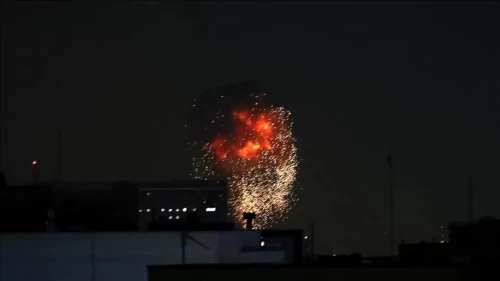 İran'da peş peşe patlamalar!