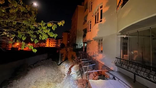 Tunceli’de temel kazısı 5 katlı binayı kaydırdı