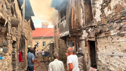Erzincan'da alevler köye sıçradı