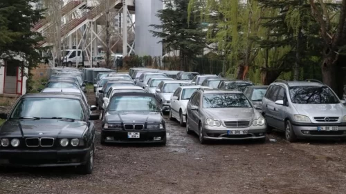 İstanbul merkezli 5 ilde 'change' araç operasyonu: 29 araç ele geçirildi