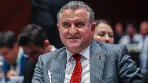 Bakan Osman Aşkın Bak'tan Fenerbahçeli çocuğun formasının çıkartılmasına tepki