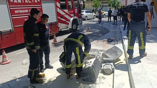 Ceza yediği için Manavgat Belediyesi önünde ses sistemlerini yakan işletme sahibi tutuklandı