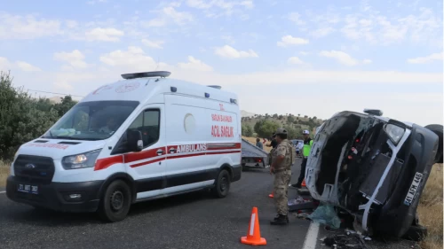 Lice’de minibüs faciası