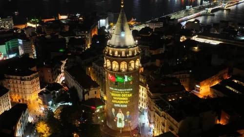 Atakule ve Galata Kulesi'nde Mekke Anlaşması mesajı!
