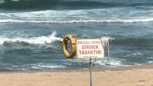 Rize’de denize giren iki kardeşten yüren yakan haber!
