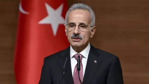 Bakan Uraloğlu’ndan Özgür Özel’e sert tepki: 'Eserlerimize, hayalleriniz dahi ulaşamaz'