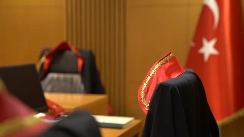 Görevden alınan hakim ve savcıların isimleri 2026 açıklandı mı? Meslekten ihraç edilen hakim ve savcılar isim listesi