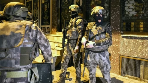20 adrese eş zamanlı baskın yapıldı