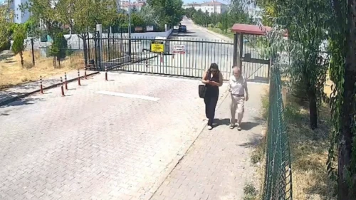 Dolandırıcıların oyununu 8 yaşındaki çocuk bozdu!