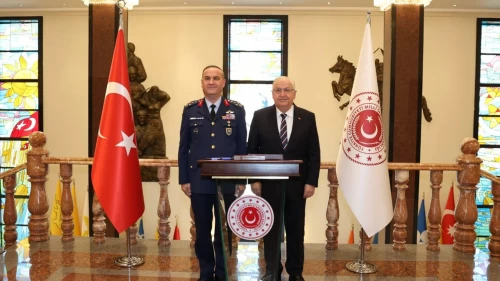 Bakan Güler Hava Kuvvetleri Komutanı Dalkıran'ı kabul etti